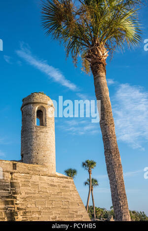 Tour de guet à Castillo de San Marcos sur le front de mer de la baie de Matanzas, dans la ville historique de Saint Augustine, en Floride. (USA) Banque D'Images