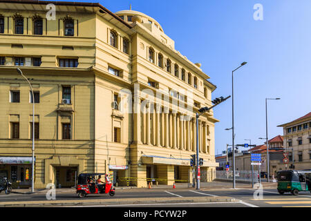 Galle Face Cour 2, un bâtiment colonial historique utilisé maintenant que des appartements dans le quartier de l'île des esclaves de Colombo, capitale de Sri Lanka Banque D'Images