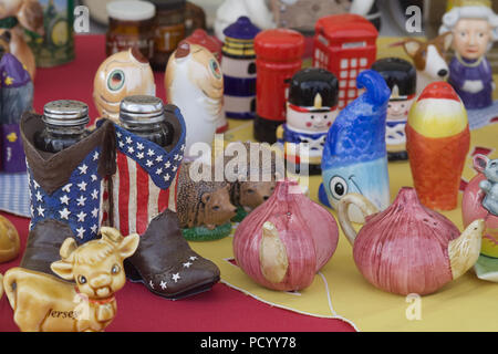 Collection de vintage nouveauté pots sel et poivre Banque D'Images