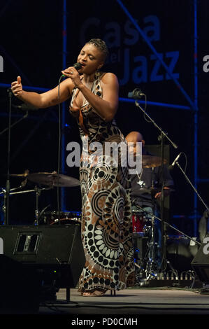 Rome, Italie. 09Th Aug 2018. Lizz Wright, une jeune chanteuse d'une petite ville de Géorgie, a commencé à chanter du gospel et à jouer du piano à l'église, puis s'intéresse à la musique jazz et blues. Credit : Leo Claudio De Petris/Pacific Press/Alamy Live News Banque D'Images