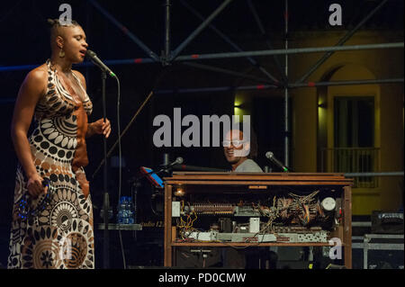 Rome, Italie. 09Th Aug 2018. Lizz Wright, une jeune chanteuse d'une petite ville de Géorgie, a commencé à chanter du gospel et à jouer du piano à l'église, puis s'intéresse à la musique jazz et blues. Credit : Leo Claudio De Petris/Pacific Press/Alamy Live News Banque D'Images