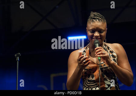 Rome, Italie. 09Th Aug 2018. Lizz Wright, une jeune chanteuse d'une petite ville de Géorgie, a commencé à chanter du gospel et à jouer du piano à l'église, puis s'intéresse à la musique jazz et blues. Credit : Leo Claudio De Petris/Pacific Press/Alamy Live News Banque D'Images