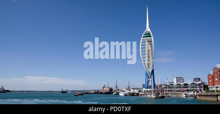 L'Unis Tour Spinnaker, GUNWHARF QUAYS et Arsenal Portsmouth Banque D'Images