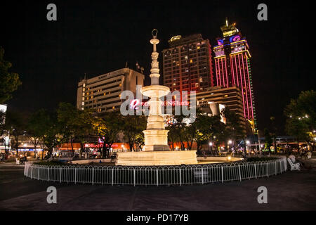 CEBU, PHILIPPINES-MARS 25, 2016 : Fuente Osmeña Circle est l'emplacement stratégique et de l'accessibilité de la ville de Cebu le 25 mars 2016. Aux Philippines. Banque D'Images