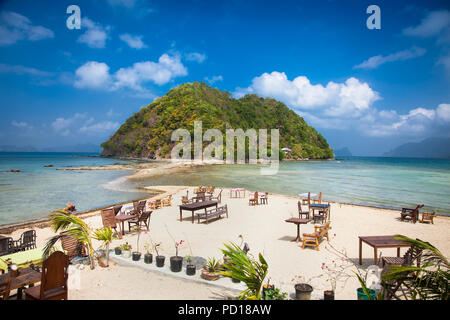 Une incroyable beauté d'Marimegmeg beach à l'île de Palawan, aux Philippines. Banque D'Images