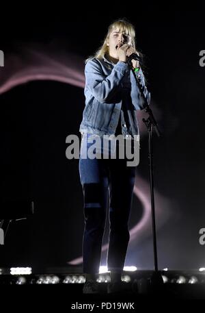 London Grammar, Hannah Reid joue sur la scène au Bestival, Dorset, UK Crédit : Finnbarr Webster/Alamy Live News Banque D'Images