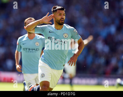 Londres, Royaume-Uni. Le 05 août, 2018. Sergio Aguero de Manchester City fête marquant le premier but du match CHELSEA V MANCHESTER CITY CHELSEA V MANCHESTER CITY, FA COMMUNITY SHIELD 05 août 2018 GBC10011 LA FA COMMUNITY SHIELD 05/08/18 Rédaction STRICTEMENT UNIQUEMENT. Si le joueur/joueurs représentés dans cette image est/sont de jouer pour un club anglais ou l'équipe d'Angleterre. Puis cette image ne peut être utilisé qu'à des fins rédactionnelles. Pas d'utilisation commerciale. Les usages suivants sont également restreintes MÊME SI DANS UN CONTEXTE ÉDITORIAL : utilisez conjointement avec, ou partie de, toute au Banque D'Images