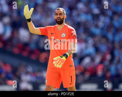 Londres, Royaume-Uni. Le 05 août, 2018. Le gardien Claudio Bravo Manchester City CHELSEA V MANCHESTER CITY CHELSEA V MANCHESTER CITY, FA COMMUNITY SHIELD 05 août 2018 GBC10030 LA FA COMMUNITY SHIELD 05/08/18 Rédaction STRICTEMENT UNIQUEMENT. Si le joueur/joueurs représentés dans cette image est/sont de jouer pour un club anglais ou l'équipe d'Angleterre. Puis cette image ne peut être utilisé qu'à des fins rédactionnelles. Pas d'utilisation commerciale. Les usages suivants sont également restreintes MÊME SI DANS UN CONTEXTE ÉDITORIAL : utilisez conjointement avec, ou partie de, toute l'audio, vidéo, données, listes de luminaire, club ou le Banque D'Images