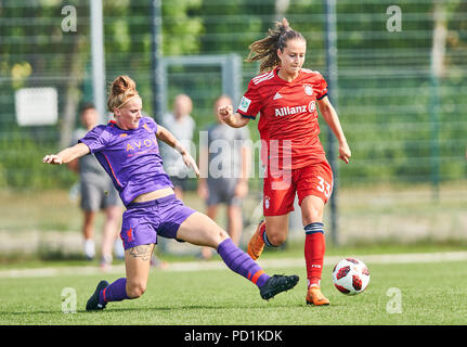 Munich, Allemagne. 5 août 2018. FC Bayern Munich - FC Liverpool Women Femmes, Août 05, 2018 Sara DÄBRITZ en concurrence pour la balle, s'attaquer, duel, un en-tête contre Jess CLARKE, LIV 7 FC Bayern Munich - FC Liverpool women test match, match amical, rouges, de la saison 2018/2019 La femme, le 5 août 2018 à Munich, Allemagne. © Peter Schatz / Alamy Live News Banque D'Images