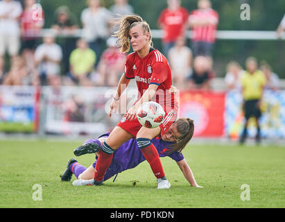 Munich, Allemagne. 5 août 2018. FC Bayern Munich - FC Liverpool Women Femmes, Août 05, 2018 Jill ROORD, FCB 10 concurrence pour la balle, s'attaquer, duel, un en-tête contre Christie MURRAY, LIV 10 FC Bayern Munich - FC Liverpool women test match, match amical, rouges, de la saison 2018/2019 La femme, le 5 août 2018 à Munich, Allemagne. © Peter Schatz / Alamy Live News Banque D'Images