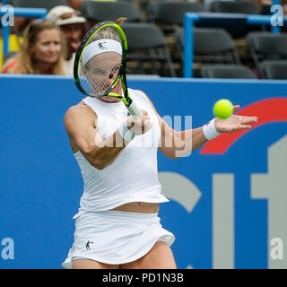 Washington, USA. 5 août 2018 : Svetlana Kuznetsova joue un coup pendant la finale de l'Open de tennis de Citi match à Rock Creek Park, à Washington DC. Justin Cooper/CSM Banque D'Images