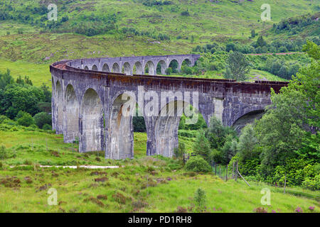 Viaduc de Glenfinnan, viaduc de chemin de fer pour la West Highland Line, Glenfinnan, Inverness-shire, Scotland Banque D'Images