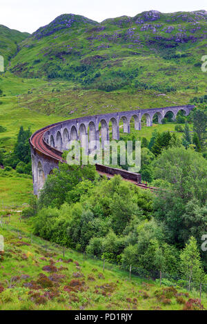 Viaduc de Glenfinnan, viaduc de chemin de fer pour la West Highland Line, Glenfinnan, Inverness-shire, Scotland Banque D'Images