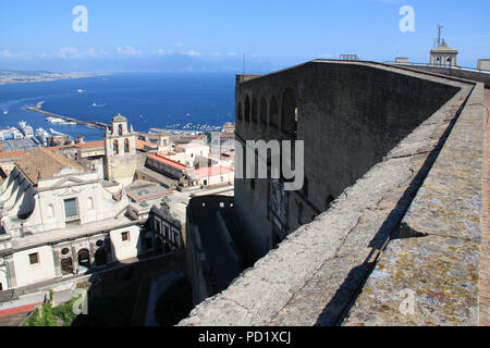 Vue imprenable de la Certosa di San Martino complexe monastère du Castel Sant'Elmo en Naples, Italie Banque D'Images