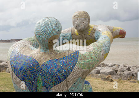 Une sculpture de l'artiste Lancaster Shane Johnstone intitulée Vénus et Cupidon- l'amour, la plus belle des désastres absolus. Le travail est également connu sous le nom de Mo Banque D'Images