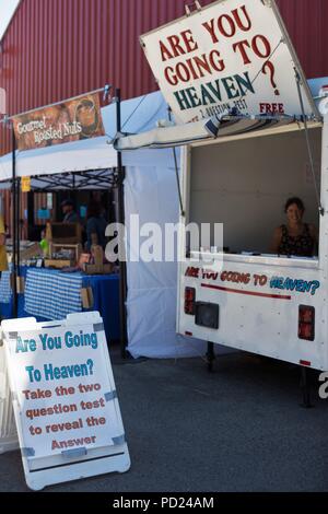 Un stand avec panneau "Êtes-vous aller au Ciel ?" à la foire du comté de Benton à Corvallis, Oregon, USA. Banque D'Images