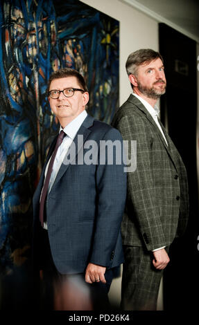 Ivo De Meersman, directeur général de la Belgique à des paiements et cartes KBC Bank & Verzekering avec Joeri Lieten, PDG de Payconiq Belgique (Bruxelles, 20/02/2017) Banque D'Images