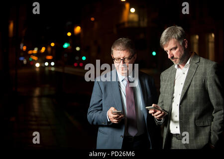 Ivo De Meersman, directeur général de la Belgique à des paiements et cartes KBC Bank & Verzekering avec Joeri Lieten, PDG de Payconiq Belgique (Bruxelles, 20/02/2017) Banque D'Images