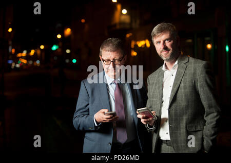 Ivo De Meersman, directeur général de la Belgique à des paiements et cartes KBC Bank & Verzekering avec Joeri Lieten, PDG de Payconiq Belgique (Bruxelles, 20/02/2017) Banque D'Images