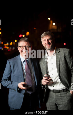 Ivo De Meersman, directeur général de la Belgique à des paiements et cartes KBC Bank & Verzekering avec Joeri Lieten, PDG de Payconiq Belgique (Bruxelles, 20/02/2017) Banque D'Images
