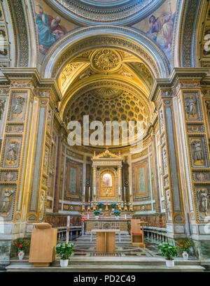 Maître-Autel dans l'église de Santa Maria in Aquiro, à Rome, Italie. Banque D'Images