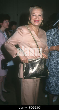 Los Angeles, CA - le 12 juin : L'actrice Gena Rowlands assiste à la 16e Annual Women in Film Crystal Awards le 12 juin 1992 au Beverly Hilton Hotel à Beverly Hills, Californie. Photo de Barry King/Alamy Stock Photo Banque D'Images