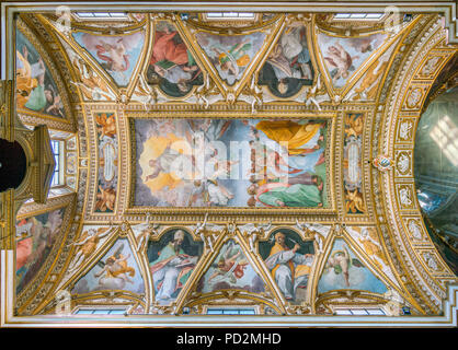 Le vault avec 'l'Ascension du Christ' par Cristoforo Casolani, dans l'église de Santa Maria ai Monti, à Rome, Italie. Banque D'Images