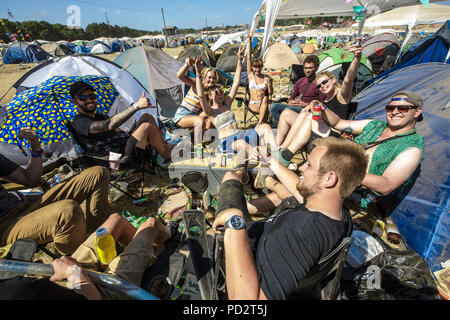 Le Danemark, Roskilde - Juillet 7, 2018. Il y a une ambiance de fête dans la région de camp au cours de la Danish music festival Festival de Roskilde en 2018. (Photo crédit : Gonzales Photo - Peter Troest). Banque D'Images