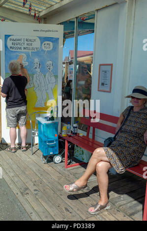Caricaturiste au Pier Herne Bay, dans le cadre de l'Herne Bay Festival organisé chaque année Banque D'Images