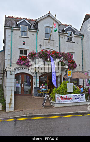 La Queens Hall, situé dans le centre de Tenby, Pembrokeshire Wales.W.est un Arts & Events Center et également un café régulier et Farmers Market Banque D'Images