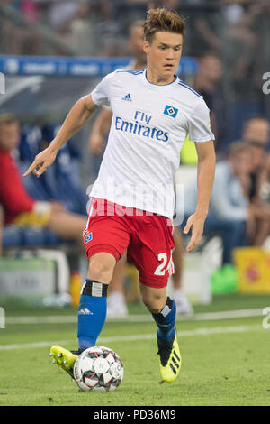 Hamburg, Deutschland. Le 04 août, 2018. Gotoku SAKAI (HH) avec ballon, simple action avec ball, action, plein la figure, à la verticale, le football 2. Bundesliga, 1. Journée, Hambourg Hambourg Hambourg (HH) - Holstein Kiel (KI) 0 : 3, le 03.08.2018 à Hambourg, Allemagne. ¬ | Conditions de crédit dans le monde entier : dpa/Alamy Live News Banque D'Images