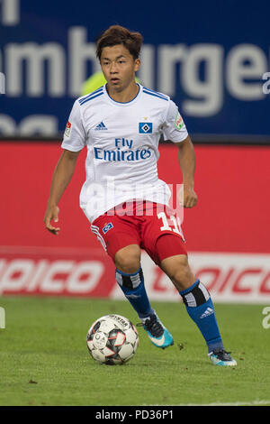 Hamburg, Deutschland. Le 04 août, 2018. Tatsuya ITO (HH) avec ballon, simple action avec ball, action, plein la figure, portrait, Soccer 2. Bundesliga, 1. Journée, Hambourg Hambourg Hambourg (HH) - Holstein Kiel (KI) 0 : 3, le 03.08.2018 à Hambourg, Allemagne. ¬ | Conditions de crédit dans le monde entier : dpa/Alamy Live News Banque D'Images