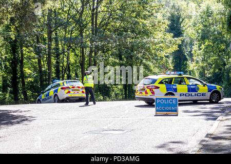 La ducs, Eastbourne, East Sussex, UK. 6 août 2018. La police de Sussex Drive entre ducs fermer Road Buxton et Beachy Head Road, détails non connu au moment de la déclaration de droits : Newspics UK South/Alamy Live News Banque D'Images