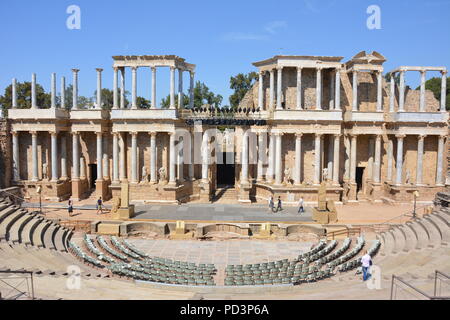 Les vestiges du théâtre romain situé à Merida, Estrémadure, Espagne. Banque D'Images