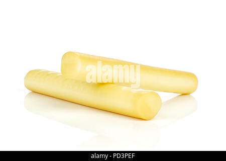 Fromage fumé chaîne slovaque stick isolé sur fond blanc Banque D'Images