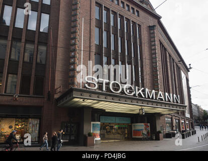 Le grand magasin Stockmann finlandais de renom dans le centre de Helsinki Banque D'Images