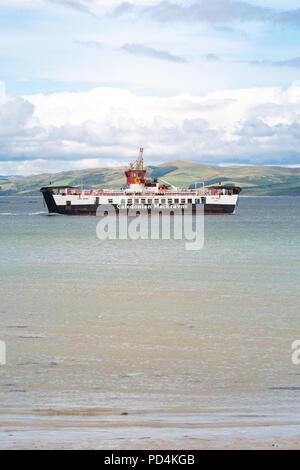 Caledonian MacBrayne ferry naviguant de Gigha à la péninsule de Kintyre, Ecosse, Royaume-Uni Banque D'Images