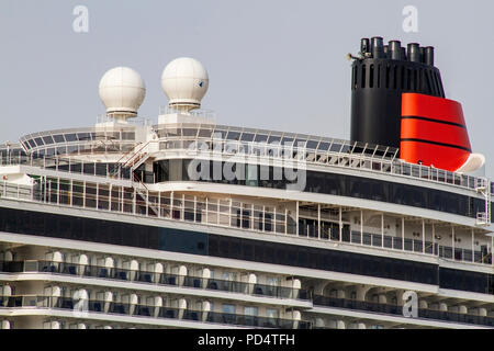 La reine Victoria Cunard Cruise ship in port, Amsterdam, Pays-Bas Banque D'Images