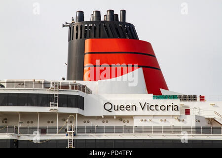 La reine Victoria Cunard Cruise ship in port, Amsterdam, Pays-Bas Banque D'Images