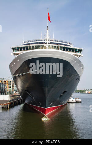 La reine Victoria Cunard Cruise ship in port, Amsterdam, Pays-Bas Banque D'Images