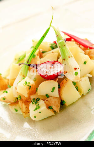 Salade de pommes de terre en bonne santé Banque D'Images