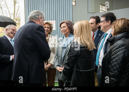 Reine émérite de l'Espagne Doña Sofia de Grèce et de Danemark visite la banque alimentaire de Cáceres, Extremadura, Espagne. Banque D'Images