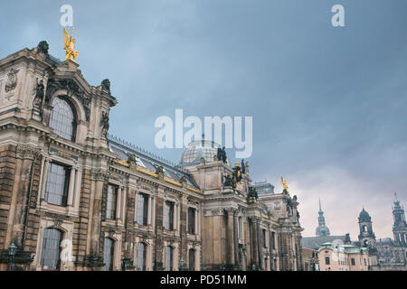 Albertinum Palace ou une galerie de nouveaux maîtres ou une galerie d'art à Dresde en Allemagne. Le bâtiment a été construit au 16ème siècle. Banque D'Images