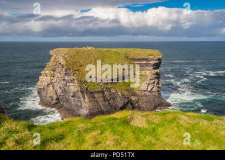 Les évêques, au large de la côte atlantique de l'Irlande, sur la péninsule de Loophead Banque D'Images