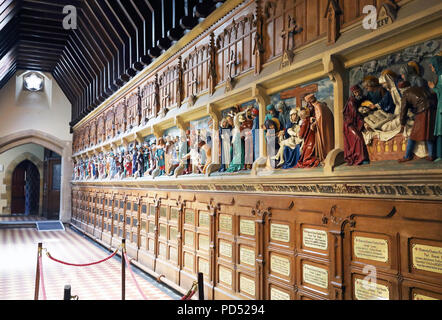 Le jubé avec le chemin de croix, à l'église de Pugin et sanctuaire de St Augustine's, à Ramsgate, sur l'Île de Thanet, dans le Kent, UK Banque D'Images