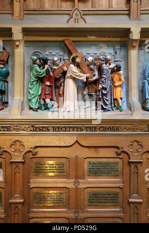 Le jubé avec le chemin de croix, à l'église de Pugin et sanctuaire de St Augustine's, à Ramsgate, sur l'Île de Thanet, dans le Kent, UK Banque D'Images