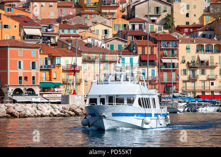 Port de Villefranche sur Mer dans le département des Alpes Maritimes dans la Région Provence Alpes Côte d'Azur sur la côte d'Azur Banque D'Images