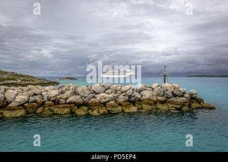 Carnival Cruise Ship aux Bahamas Princess Cays Island Banque D'Images