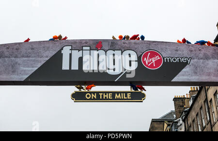 Entrée au lieu de 10 Fringe, Virgin Money a parrainé le lieu en plein air sur le Mile, Royal Mile, Édimbourg, Écosse, Royaume-Uni Banque D'Images