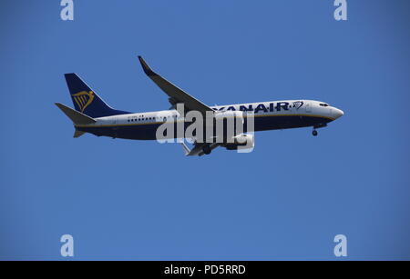 Ryanair Boeing 737-800 en approche finale à l'aéroport d'Edimbourg Ecosse Juillet 2018 Banque D'Images